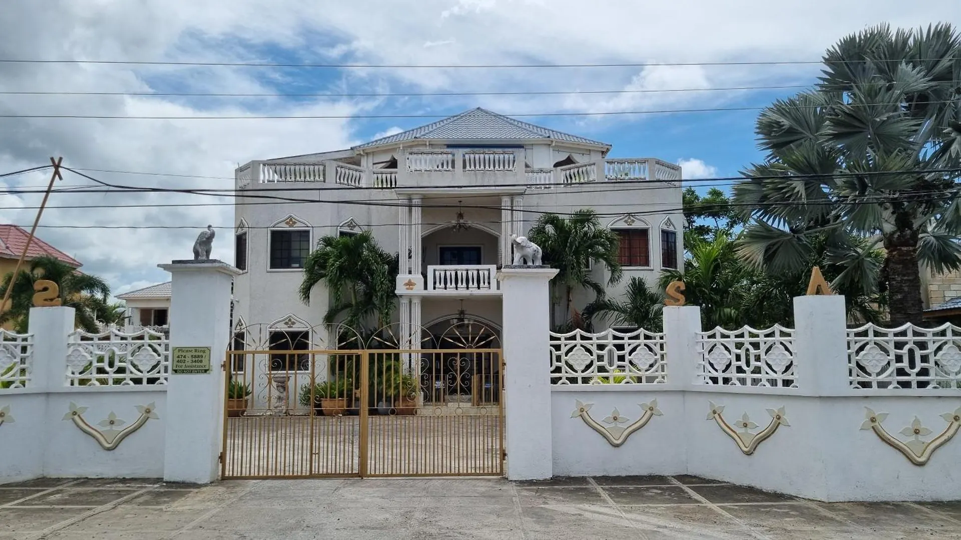 Little Savoy Guest House New Runaway Bay